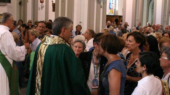 Folla per la Madonna di Fatima