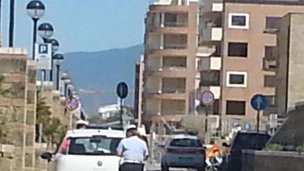 Vigilantes per impedire l’accesso al mare