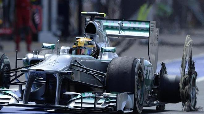Vettel rompe Hamilton fora Alonso rimonta