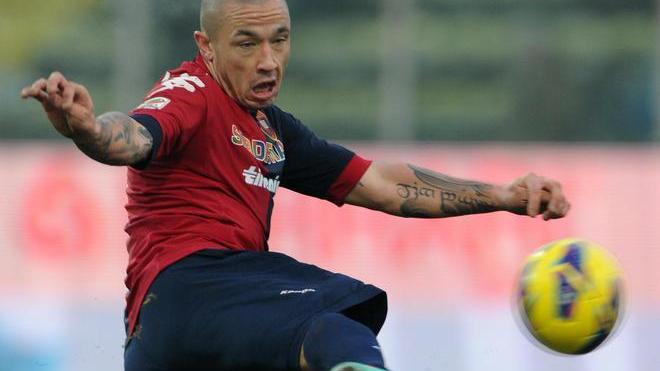 Cavani ultima offerta, Nainggolan all’asta