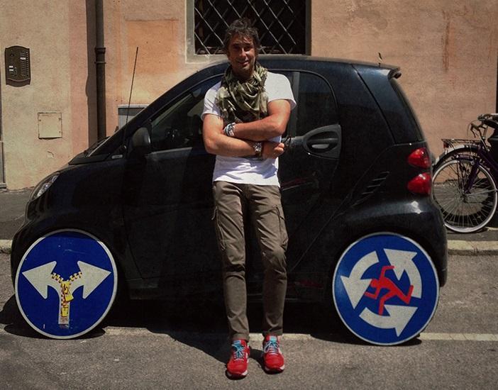 Pubblicitario di Fucecchio si porta a casa due cartelli di Clet 