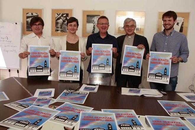 Festa per i trenta anni del Cae, maxi-cena in piazza Farinata 