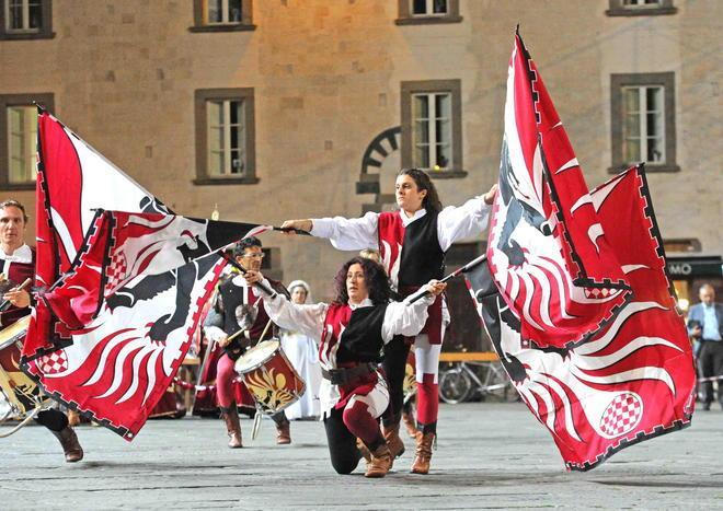 Il Luglio inizia a colpi di tamburo 