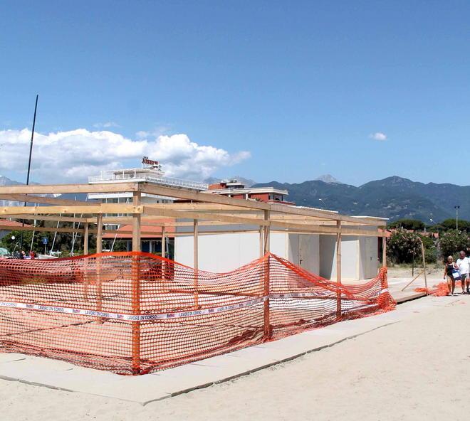 Spiaggia libera sicura malgrado il sequestro 