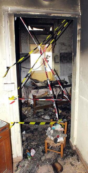 Casa a fuoco, disabile salvato dai carabinieri 