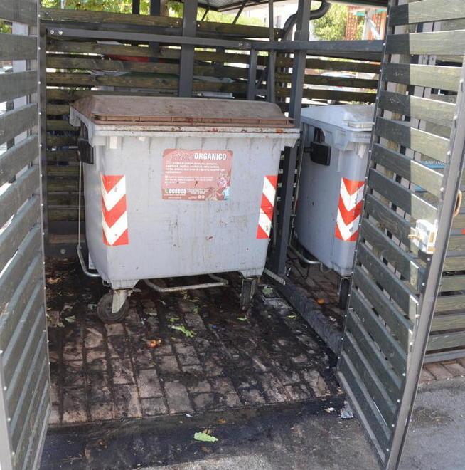 Cattivo odore e sporco, nuove proteste 