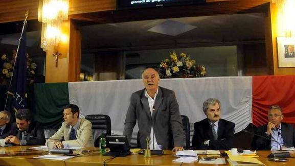 Bagarre sulle commissioni Ceccotti: facciamone otto