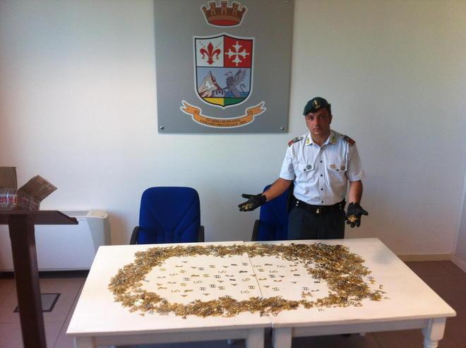 Marchi contraffatti, sequestrate migliaia d’etichette 