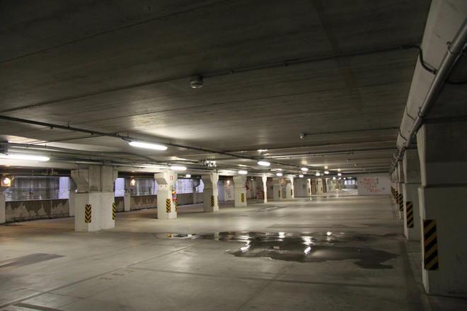 Prepara le dosi di eroina nel parcheggio del Serraglio: arrestato a Prato