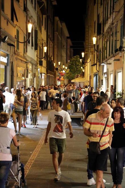 Aspettando i saldi è buona la prima del “Luglio empolese” 