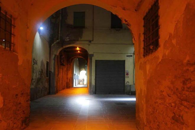 Sistemato un vicolo medievale nel cuore del centro 