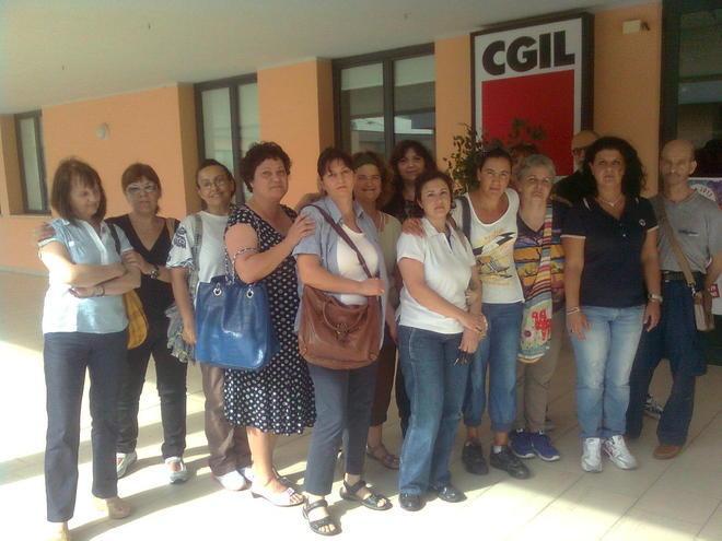 In sciopero i dipendenti della ditta di pulizie degli uffici comunali 