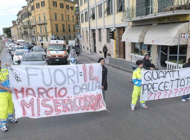 I dipendenti sono pronti a occupare una chiesa