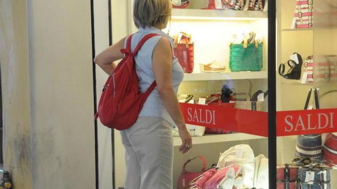 Saldi, 145 euro da spendere per ogni consumatore