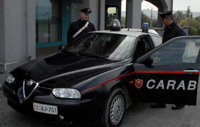Senza lavoro, picchia i genitori: arrestato 