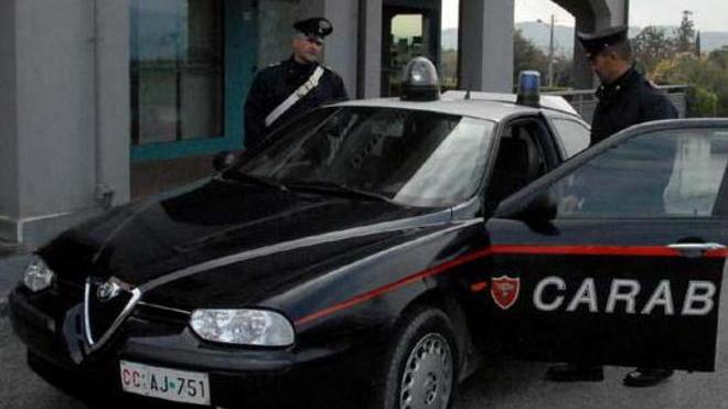 Senza lavoro, picchia i genitori: arrestato