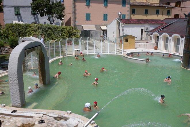 Terme, ricapitalizzare per poi cercare i privati