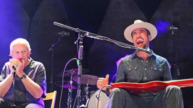 Harper entusiasma il popolo del Blues