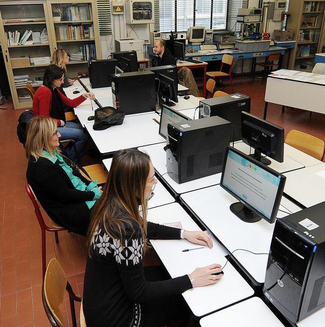 Concorso per docenti in panne correzione delle prove in ritardo 