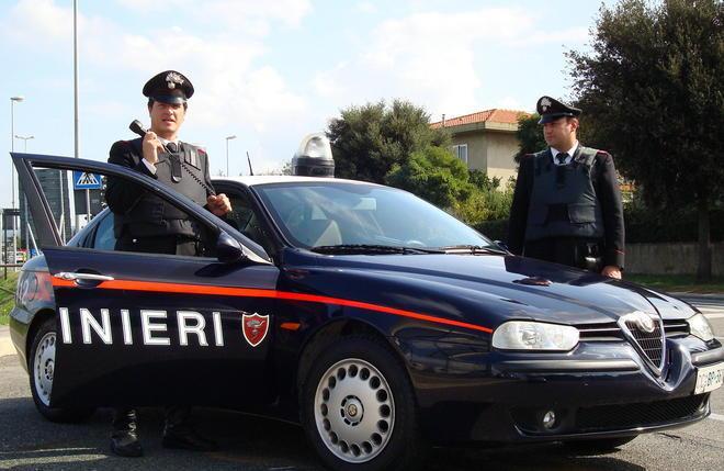 Ruba il computer da un’auto: inseguito e arrestato 