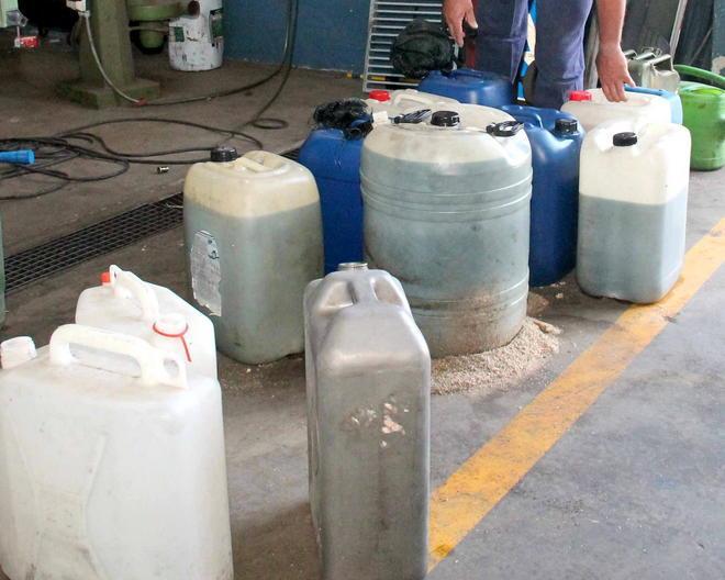 Vende a 80 centesimi al litro la benzina acquistata con le tessere della ditta 