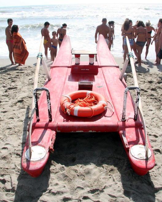 Rischia di annegare alla spiaggia libera