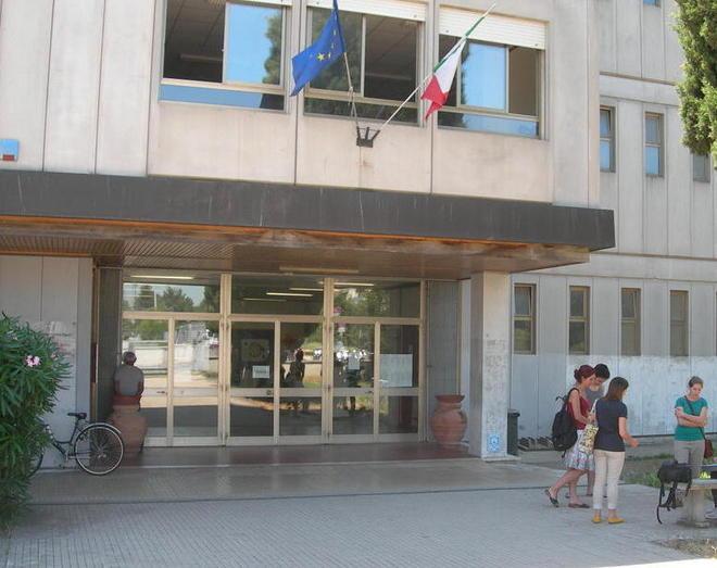 Cartelloni appesi in settimana 
