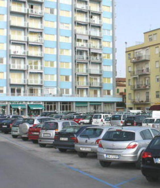 Niente abbonamenti per la sosta: «Assurdo»