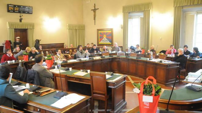 Niente inchiesta sugli incarichi Rosellini attacca