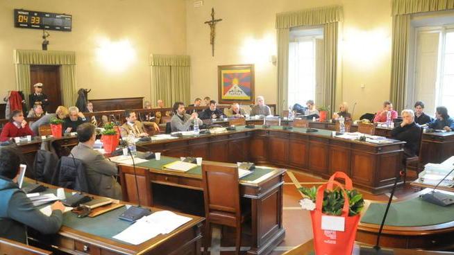 Niente inchiesta sugli incarichi Rosellini attacca