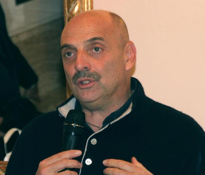 Paolo Brosio in visita al “volto di Gesù” apparso a Canevara