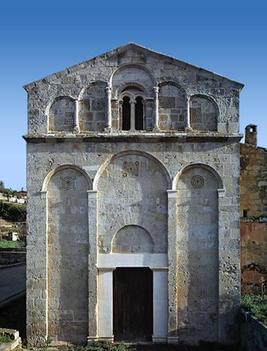L’antica chiesa rinata tra fede e solidarietà 