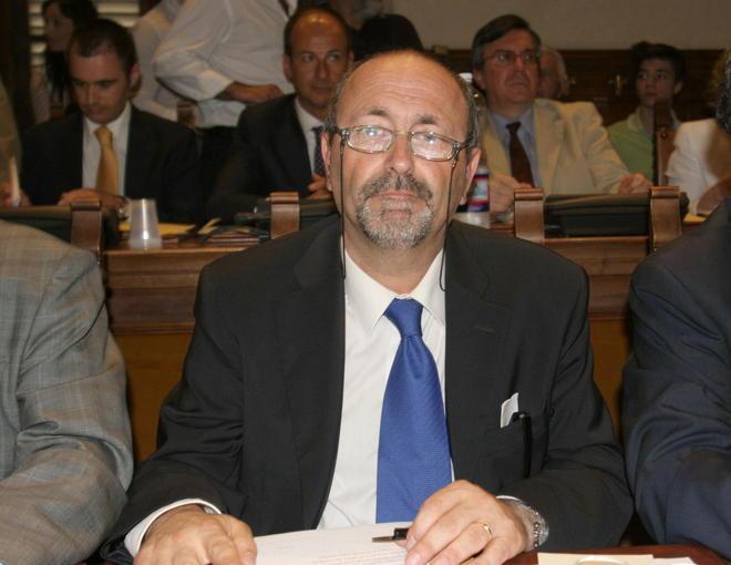 Auzzi chiede la riduzione delle indennità dei dirigenti comunali 