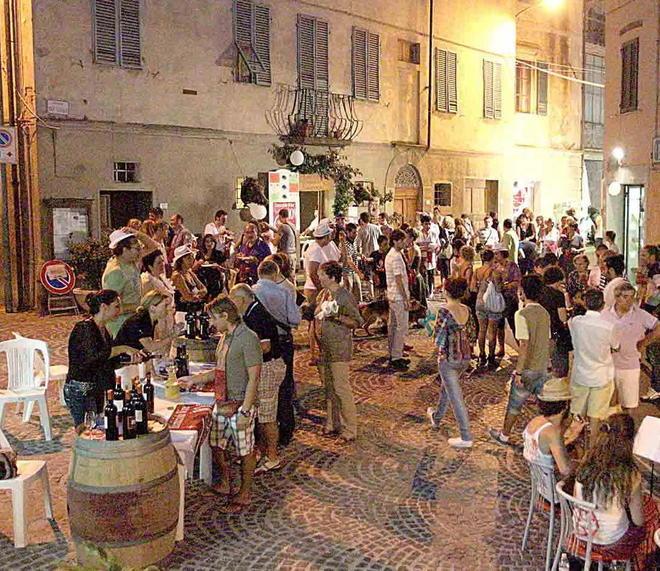 Vino e notte bianca Terricciola in festa stregata da Bacco