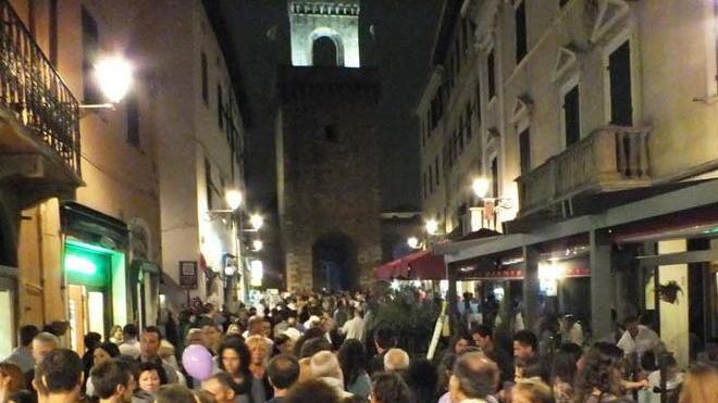 Saldi & Notte Blu Si mangia e si balla nelle vie del centro