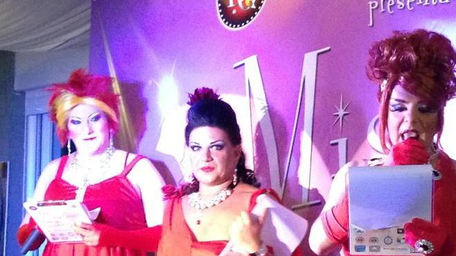 È la “Pavona” Miss Drag Queen Toscana