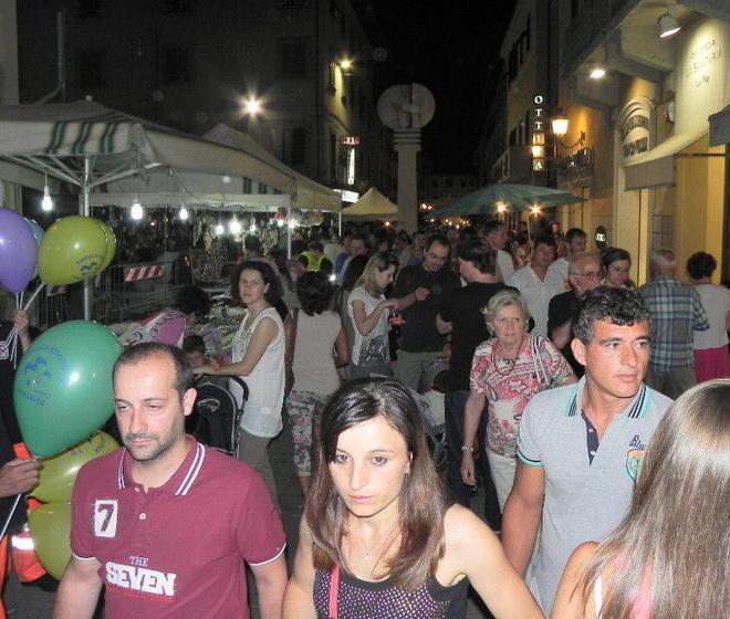 Ok lo sbaracco e la "guancialata" in piazza 