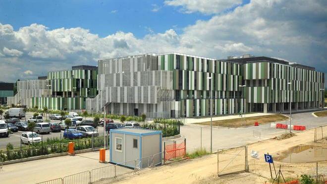 Nuovo ospedale, decine di posti a rischio