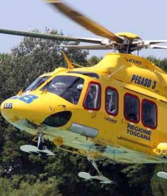 Grave diciassettenne nello scontro con un’auto 