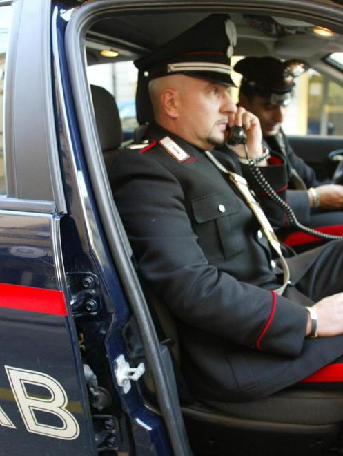Arrestati mentre rubano di mattina materiali di metallo
