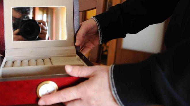 Furto in casa, sparita anche una pistola