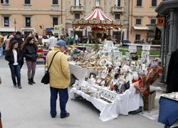 Oggi torna il mercatino dell’antiquariato
