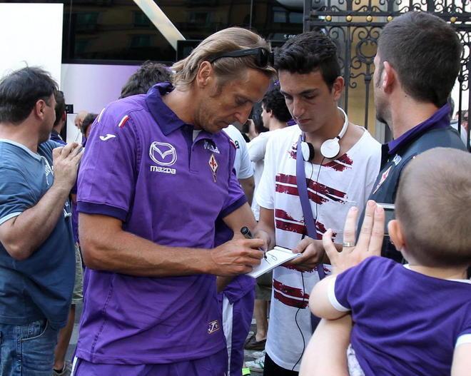 La Fiorentina accolta dai tifosi a Montecatini 