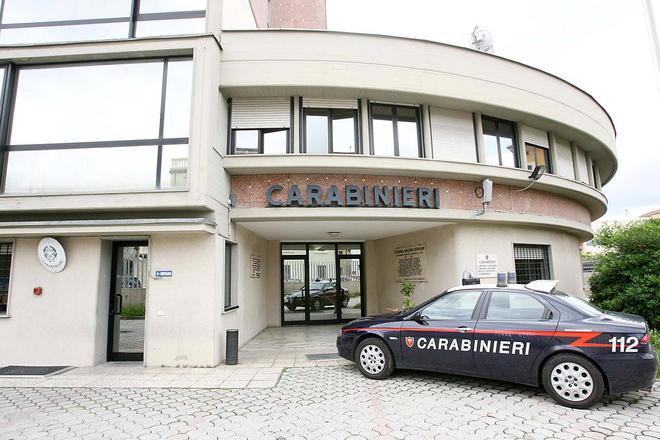 Tenta di rubare in una villetta ma cade in piscina durante la fuga 