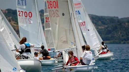 Elbani grandi protagonisti alle regate sul lago di Bracciano