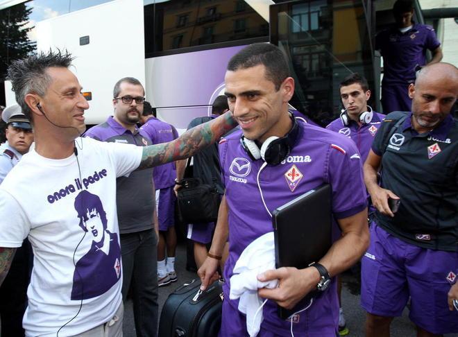 Una festa color viola davanti alla Pace 