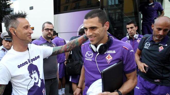 Una festa color viola davanti alla Pace