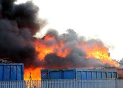 Nuovo incendio al deposito di rifiuti della Galletti 