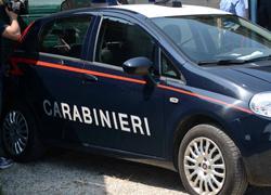 Rapinano prostituta e cliente, presi 
