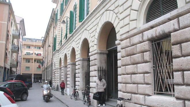 Poliziotto accusato di maltrattamenti in famiglia, assolto